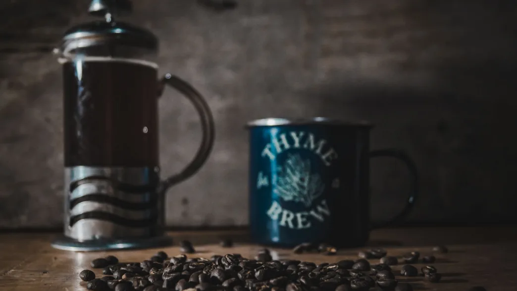French Press: Dosierung, Mahlgrad und Ziehzeit